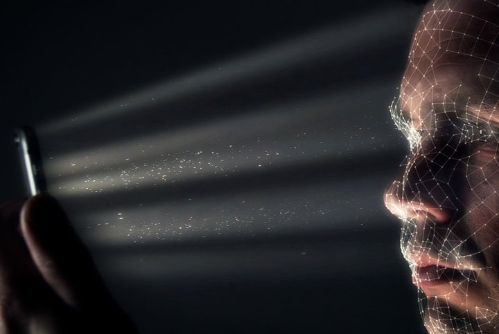 iPhone 搭载的 Face ID 技术比屏下指纹识别更安全吗？