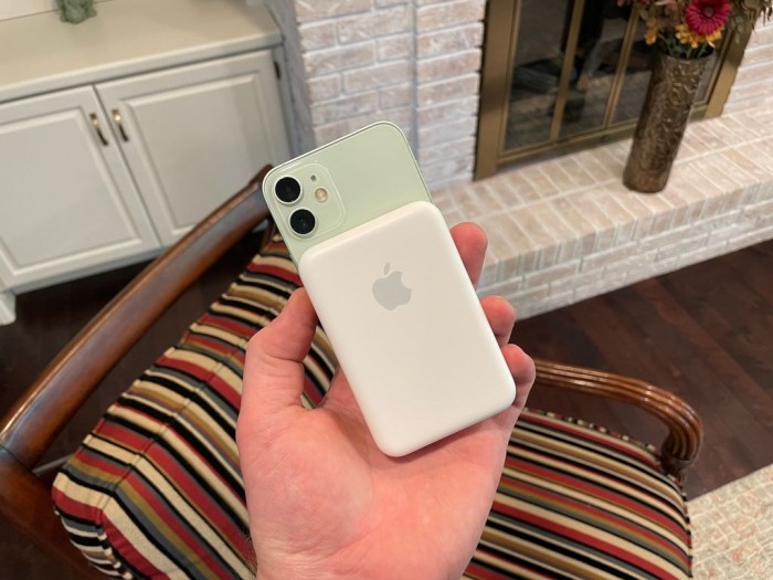 使用 MagSafe 外接电池时，iPhone 有摔机风险